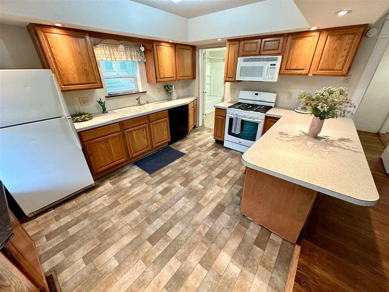 302 W Oak Street North English IA 52316