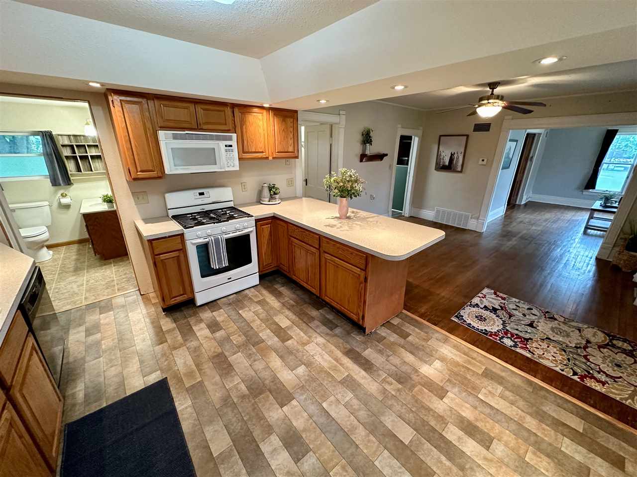 302 W Oak Street North English IA 52316