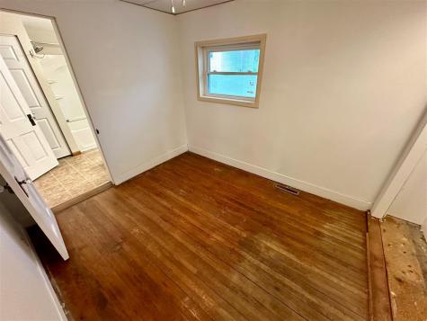 302 W Oak Street North English IA 52316