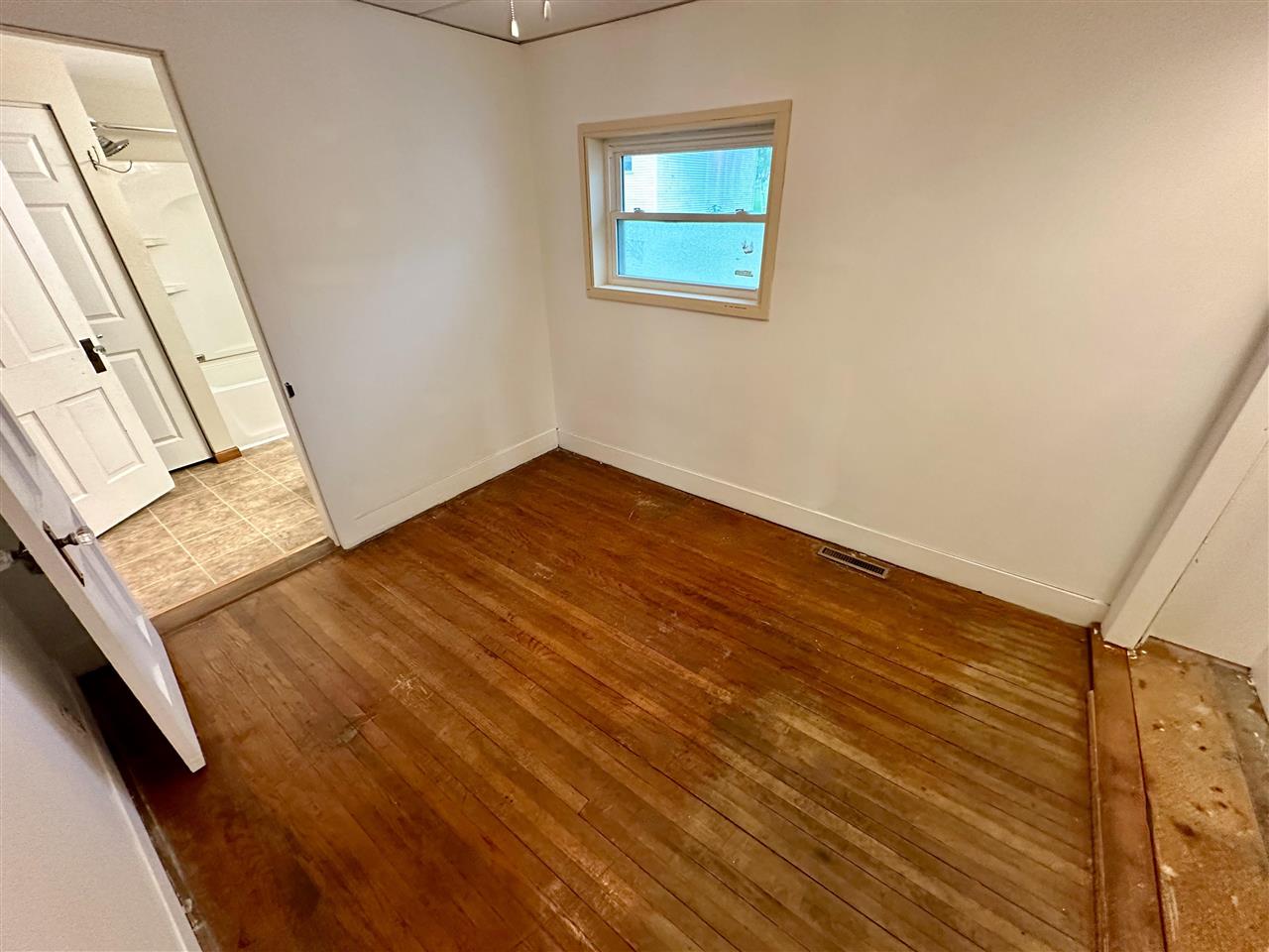 302 W Oak Street North English IA 52316