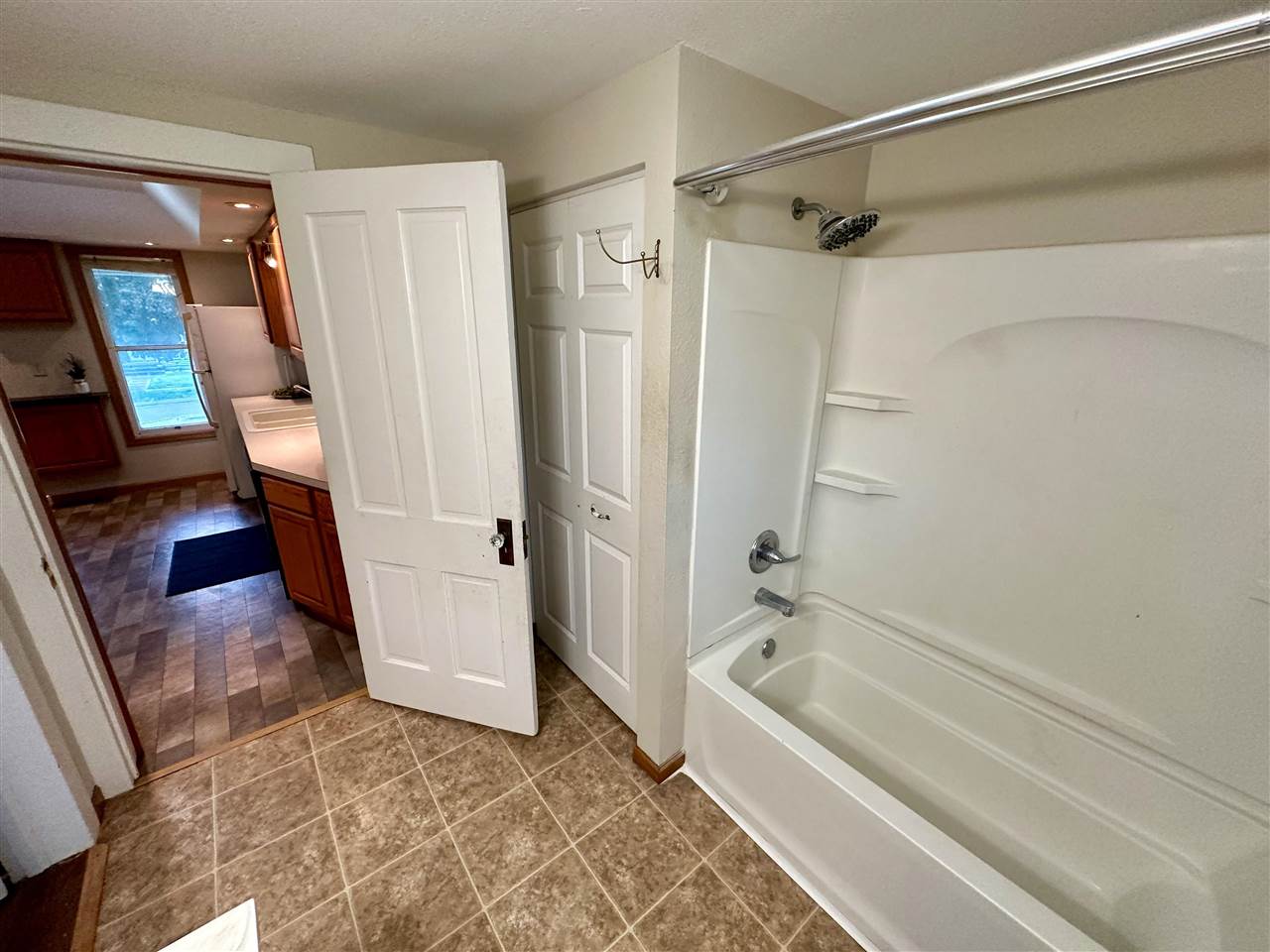 302 W Oak Street North English IA 52316