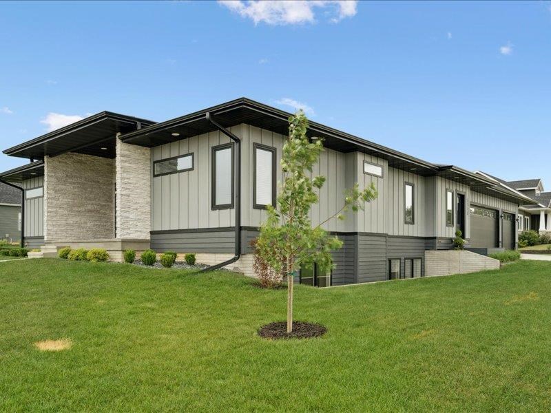 5112 Scenic View Court SW Cedar Rapids IA 52404