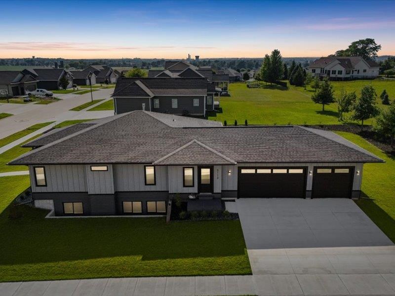 5112 Scenic View Court SW Cedar Rapids IA 52404