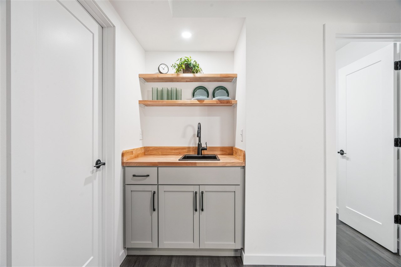 5112 Scenic View Court SW Cedar Rapids IA 52404