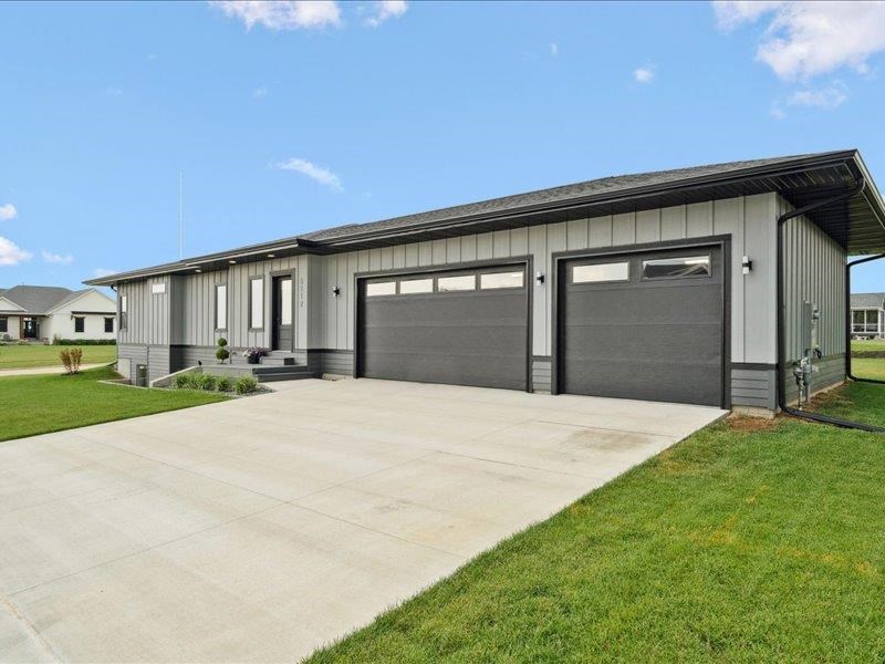 5112 Scenic View Court SW Cedar Rapids IA 52404