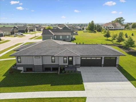 5112 Scenic View Court SW Cedar Rapids IA 52404