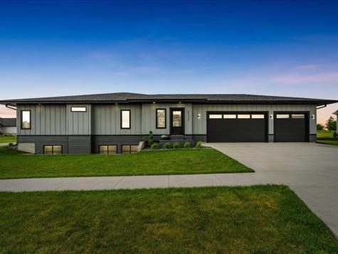 5112 Scenic View Court SW Cedar Rapids IA 52404