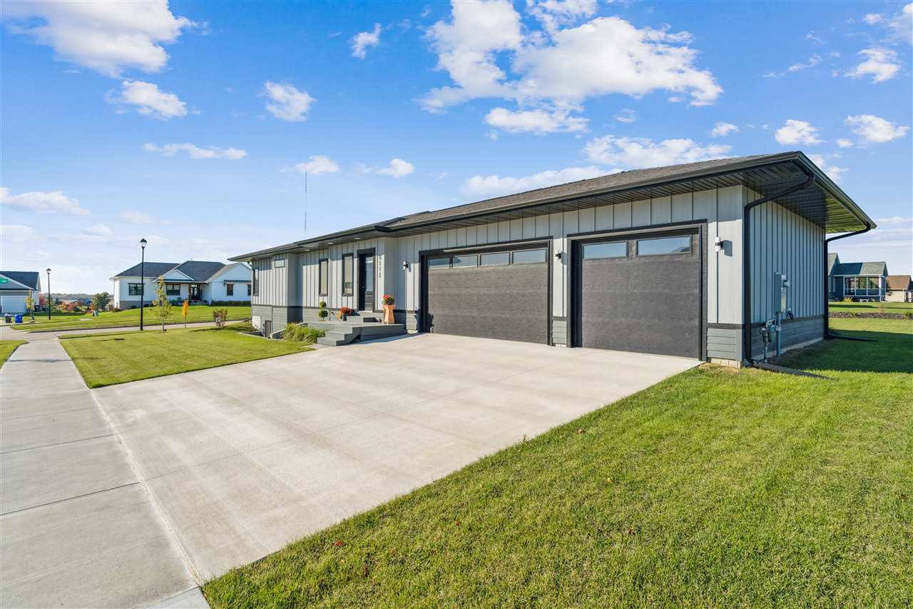 5112 Scenic View Court SW Cedar Rapids IA 52404