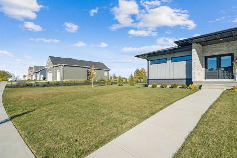 5112 Scenic View Court SW Cedar Rapids IA 52404