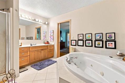 2956 Orchard View Lane Iowa City IA 52240