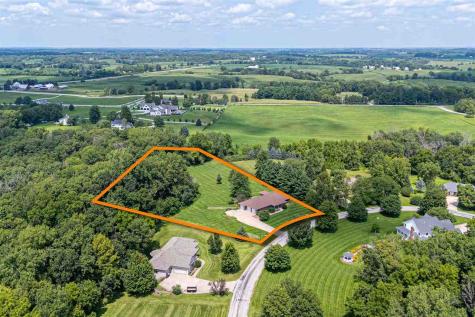 2956 Orchard View Lane Iowa City IA 52240