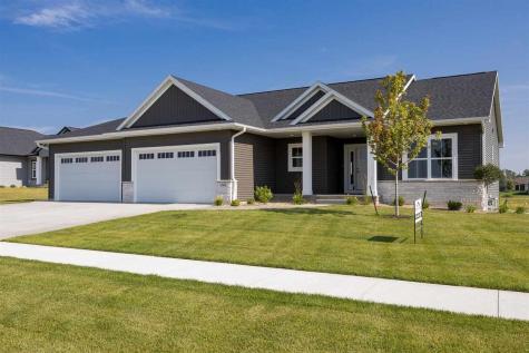 3008 Prairielight Court Hiawatha IA 52233