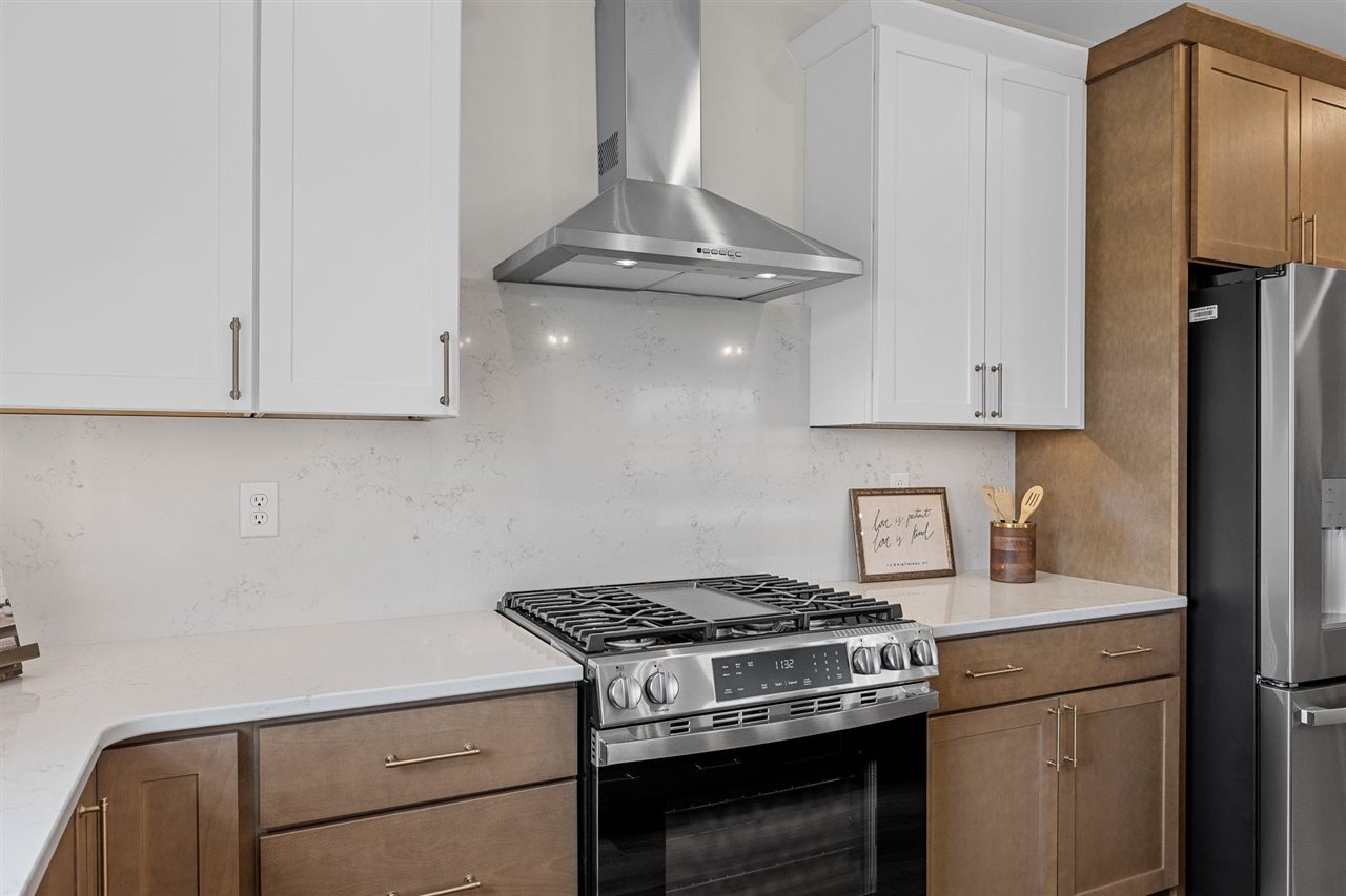 230 Howard Avenue NW Swisher IA 52338
