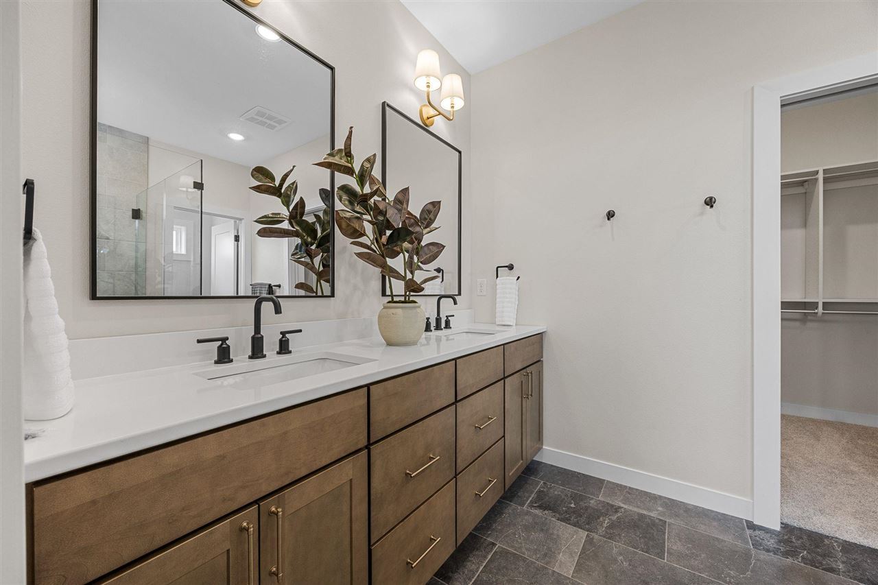 230 Howard Avenue NW Swisher IA 52338