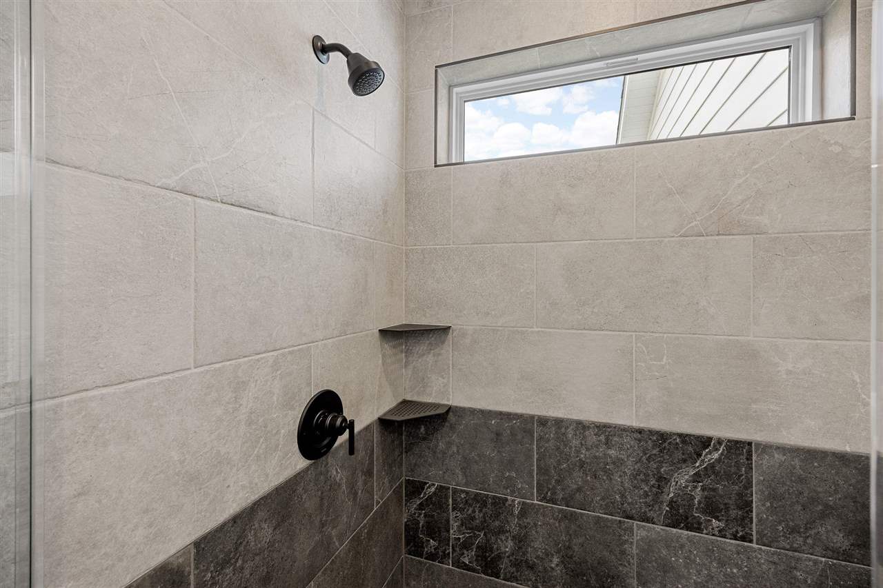 230 Howard Avenue NW Swisher IA 52338