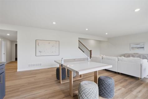 230 Howard Avenue NW Swisher IA 52338