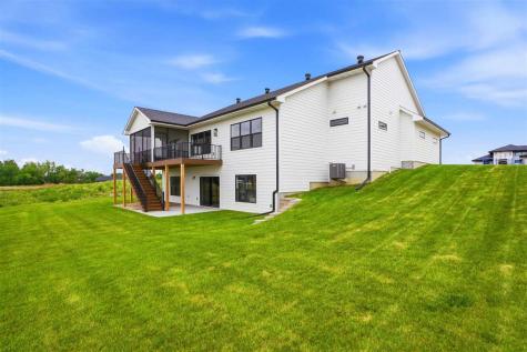 230 Howard Avenue NW Swisher IA 52338