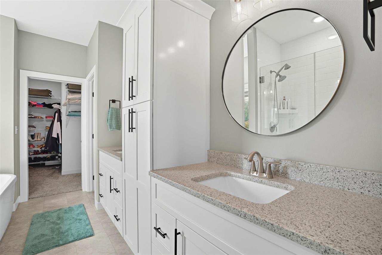 600 Majestic Oak Ridge Solon IA 52333