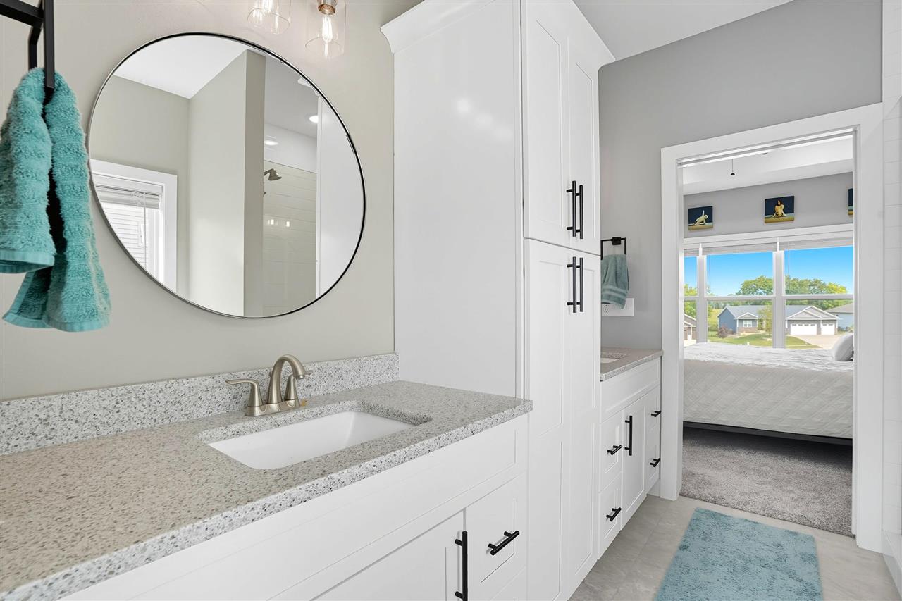 600 Majestic Oak Ridge Solon IA 52333