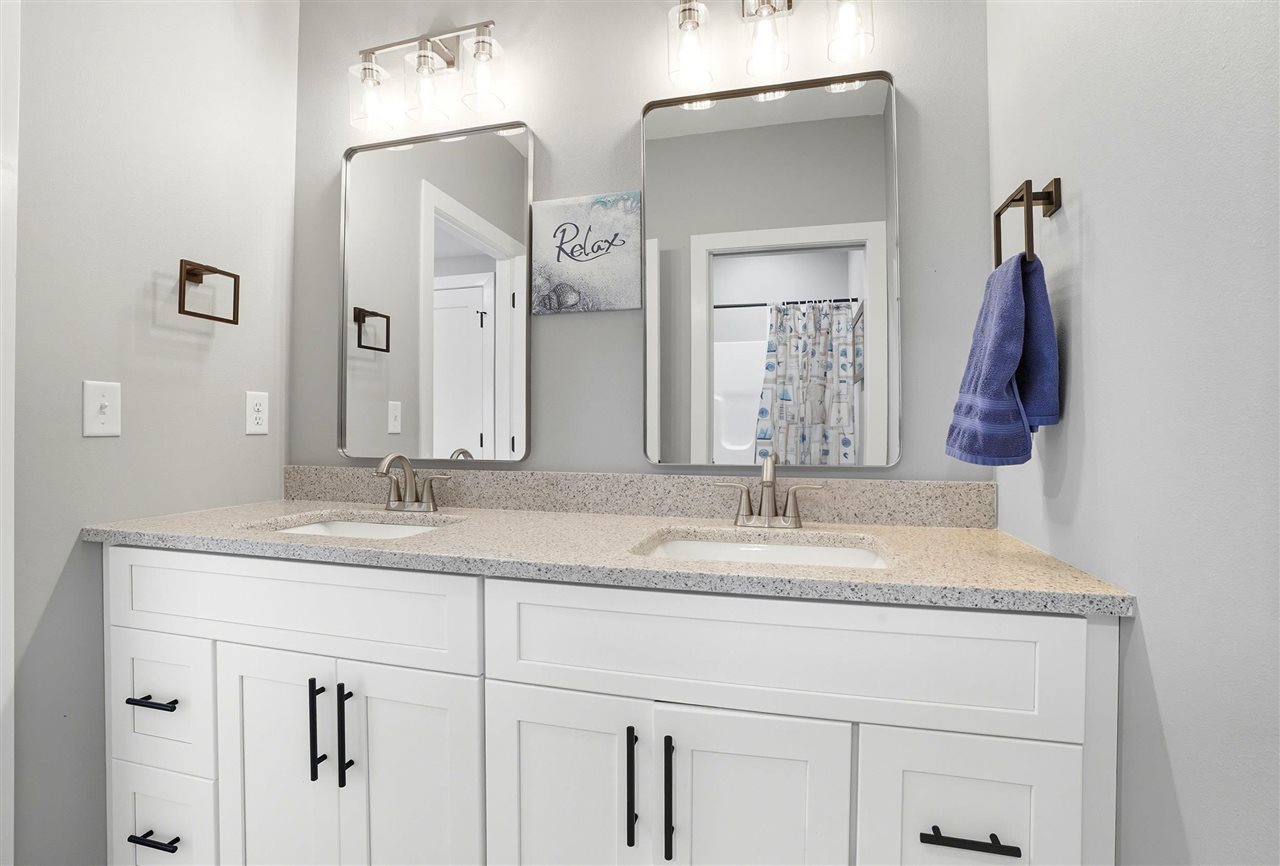 600 Majestic Oak Ridge Solon IA 52333