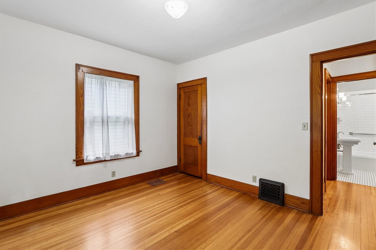 708 Grant Street Iowa City IA 52240