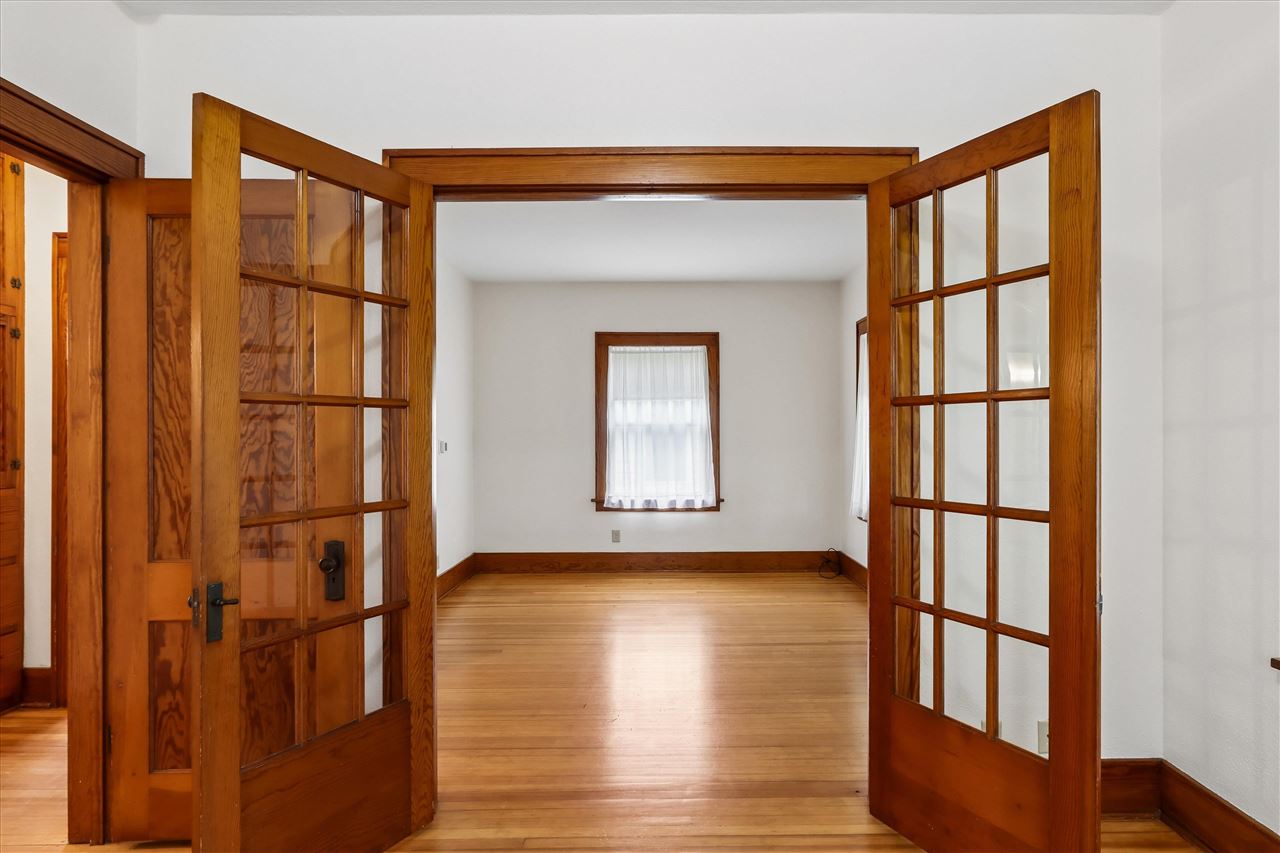 708 Grant Street Iowa City IA 52240