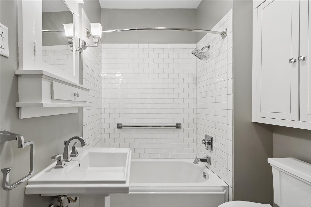 708 Grant Street Iowa City IA 52240