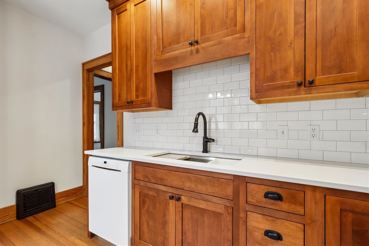 708 Grant Street Iowa City IA 52240
