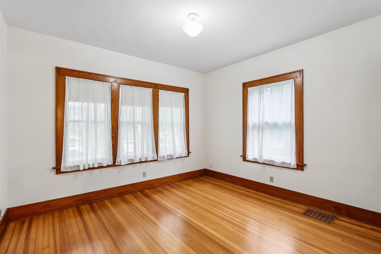 708 Grant Street Iowa City IA 52240