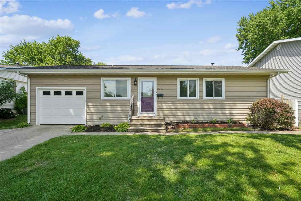 5240 Harbet Avenue NW Cedar Rapids IA 52405