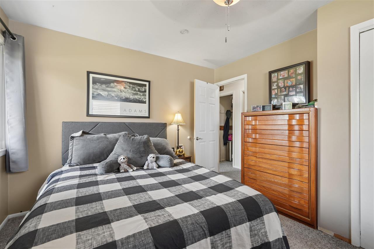 5240 Harbet Avenue NW Cedar Rapids IA 52405