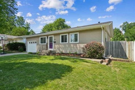 5240 Harbet Avenue NW Cedar Rapids IA 52405