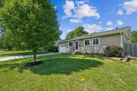 5240 Harbet Avenue NW Cedar Rapids IA 52405