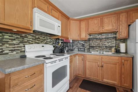 5240 Harbet Avenue NW Cedar Rapids IA 52405