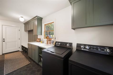 1792 NE Thorncrest Court Solon IA 52333