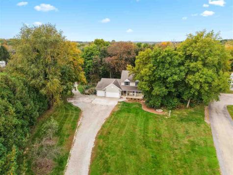 1792 NE Thorncrest Court Solon IA 52333