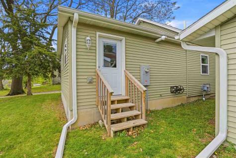 420 S Avenue C Washington IA 52353