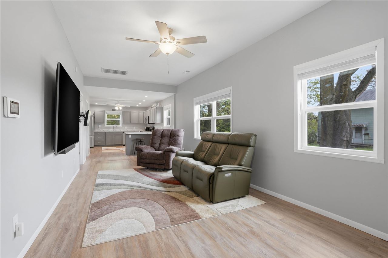 420 S Avenue C Washington IA 52353