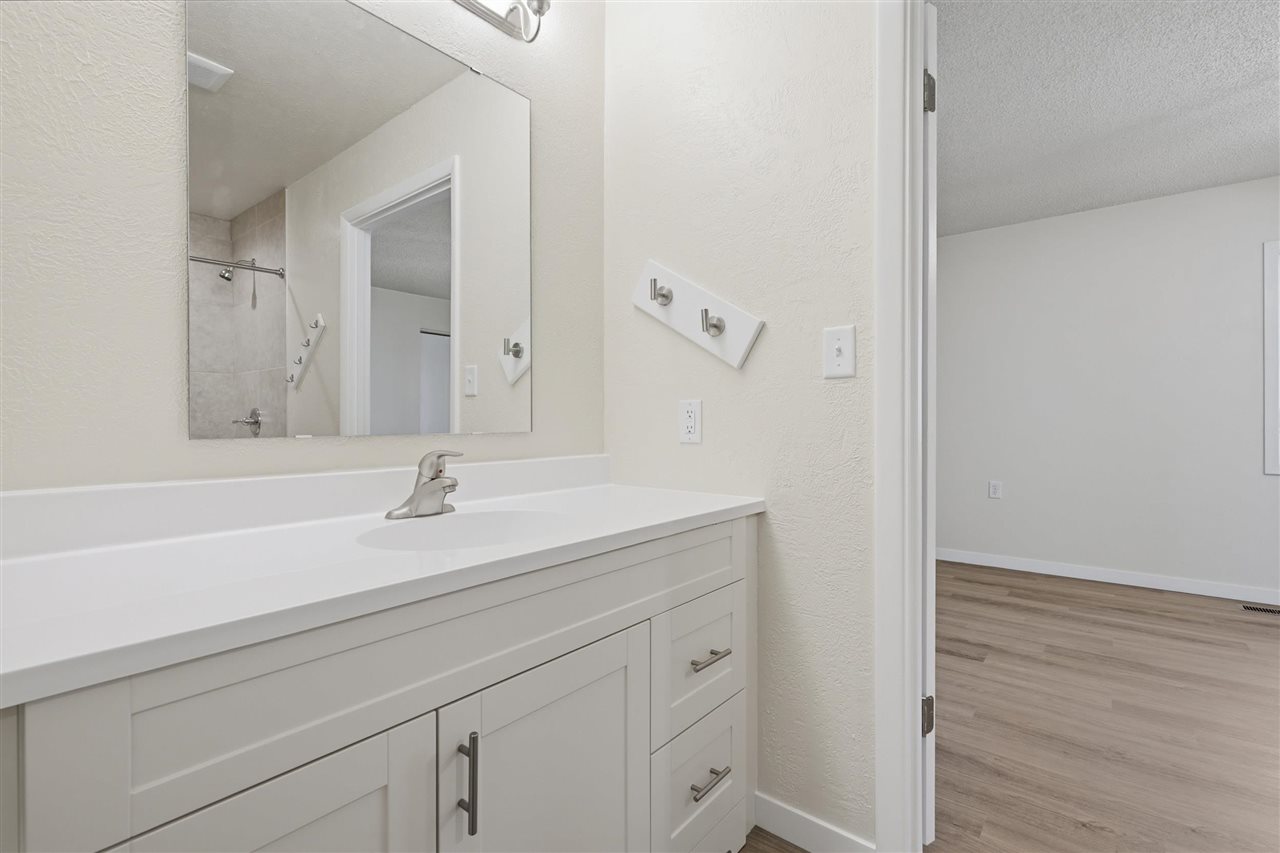 320 N C Avenue Washington IA 52353