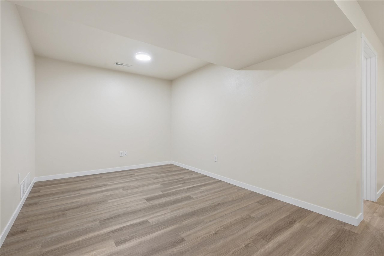 320 N C Avenue Washington IA 52353