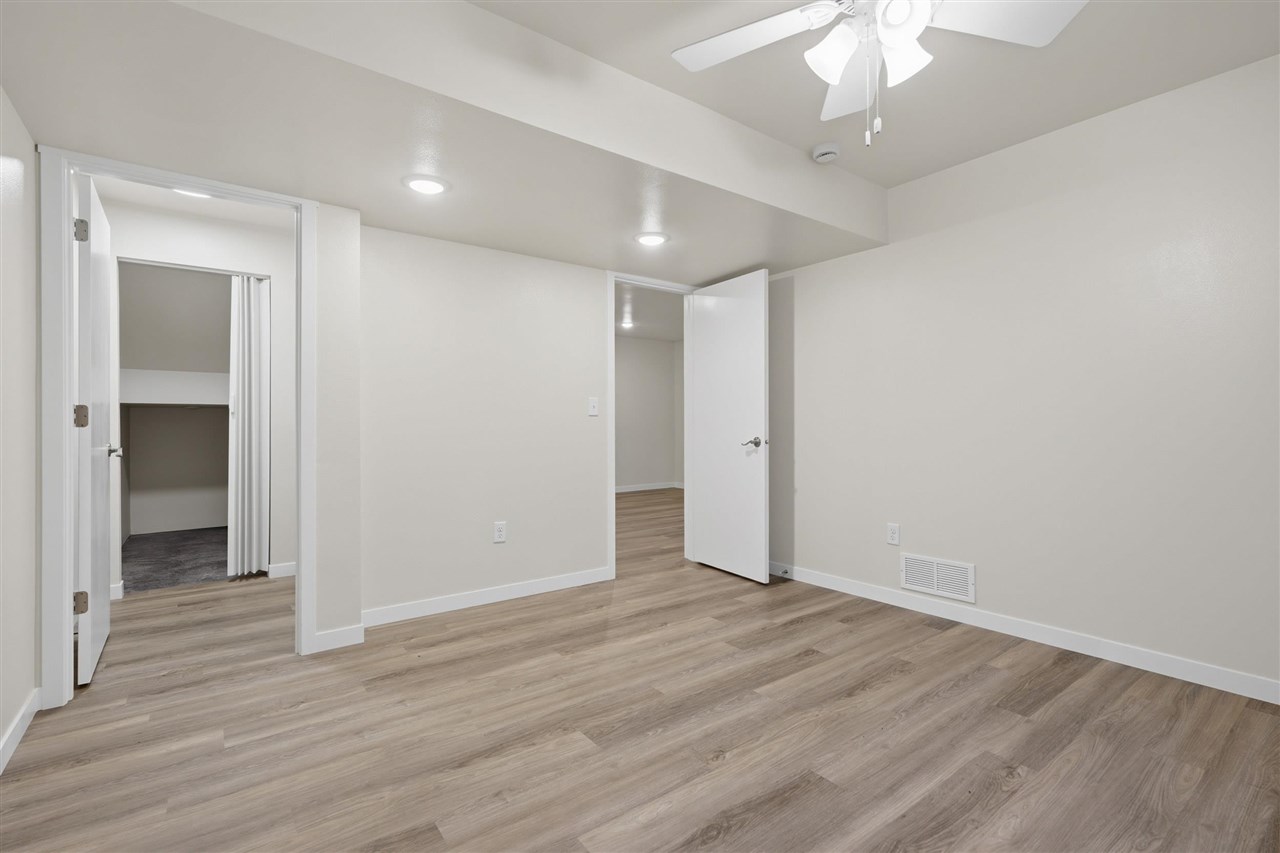 320 N C Avenue Washington IA 52353