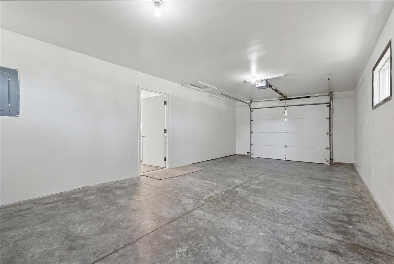 320 N C Avenue Washington IA 52353