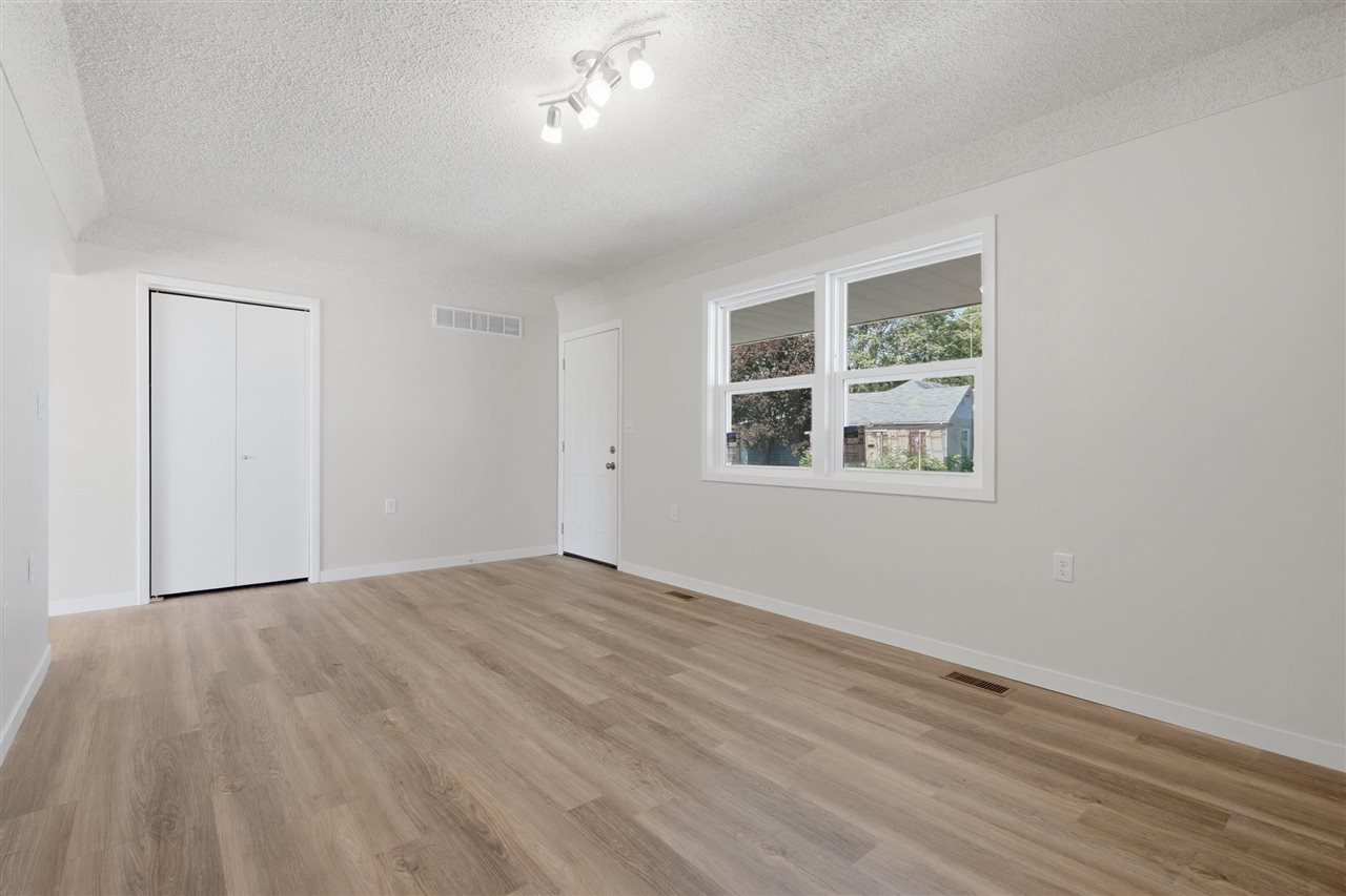 320 N C Avenue Washington IA 52353