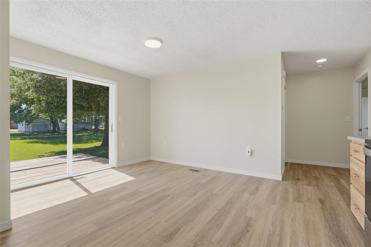320 N C Avenue Washington IA 52353