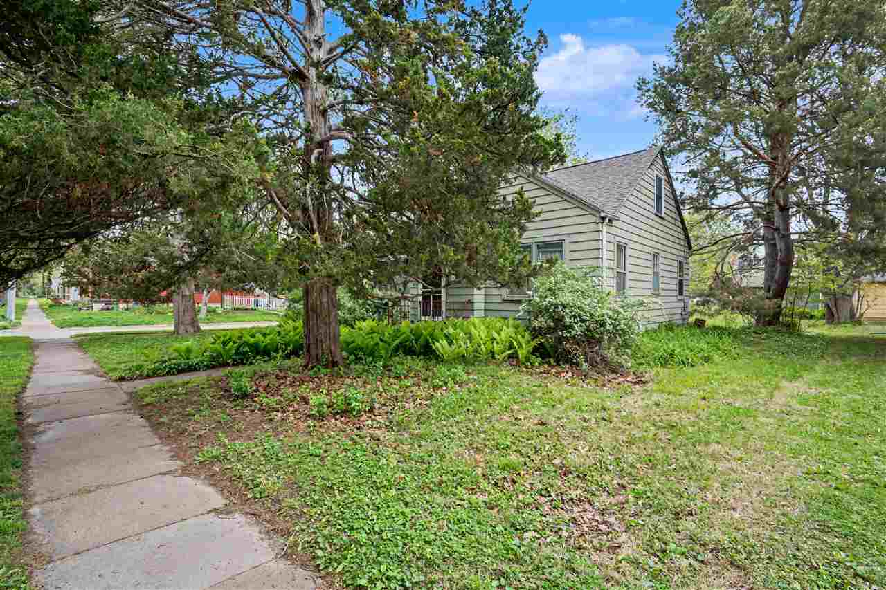 1102 E Bloomington Street Iowa City IA 52245