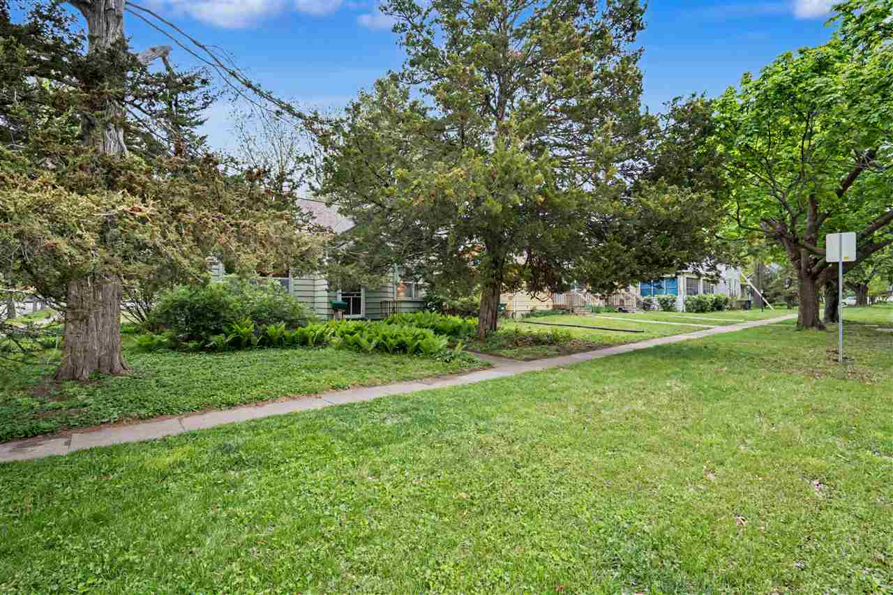 1102 E Bloomington Street Iowa City IA 52245