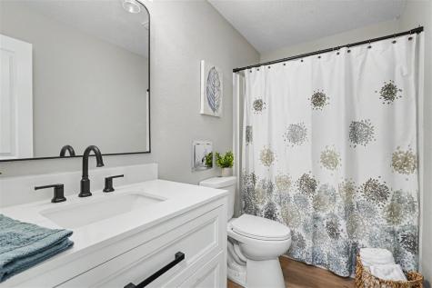 3027 Stratford Lane SW Cedar Rapids IA 52404