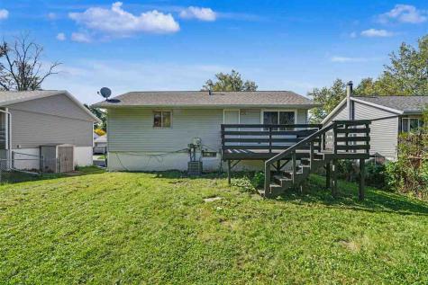 3027 Stratford Lane SW Cedar Rapids IA 52404