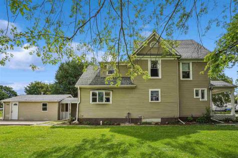 388 W Hilton Street Marengo IA 52301