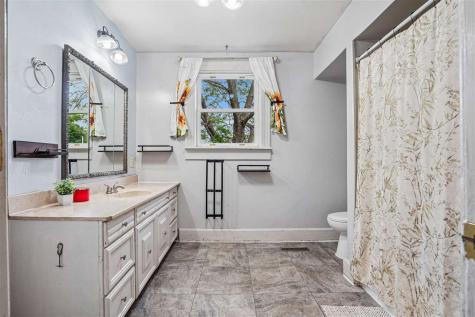 388 W Hilton Street Marengo IA 52301